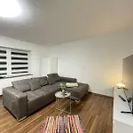 3 In Einem Haus, Ideal Bis 14 Personen * Weissenthurm