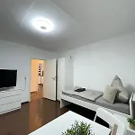 3 In Einem Haus, Ideal Bis 14 Personen