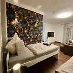 3 In Einem Haus, Ideal Bis 14 Personen 公寓 *