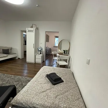 3 In Einem Haus, Ideal Bis 14 Personen *