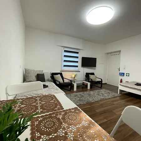 Appartement 3 In Einem Haus, Ideal Bis 14 Personen Weissenthurm