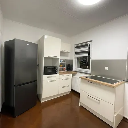 Appartement 3 In Einem Haus, Ideal Bis 14 Personen *