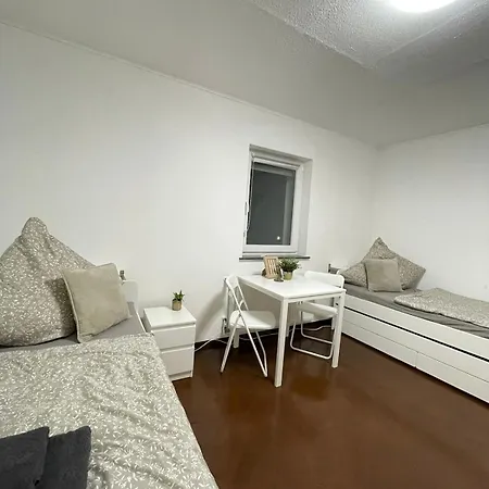 3 In Einem Haus, Ideal Bis 14 Personen * Weissenthurm