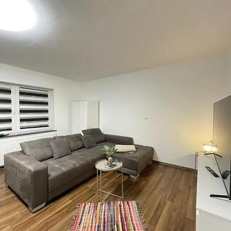 3 In Einem Haus, Ideal Bis 14 Personen * Weissenthurm