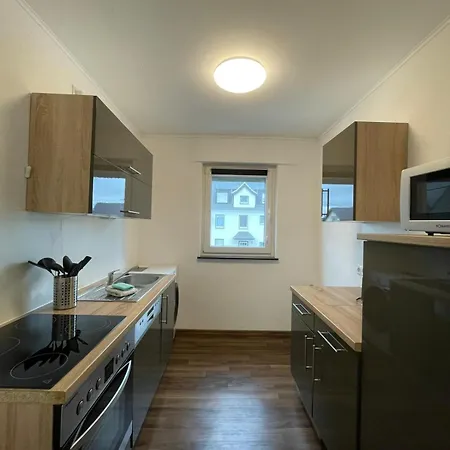 Apartment 3 In Einem Haus, Ideal Bis 14 Personen *