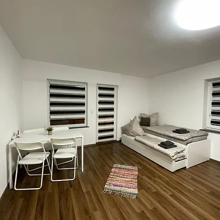 Apartment 3 In Einem Haus, Ideal Bis 14 Personen Weissenthurm