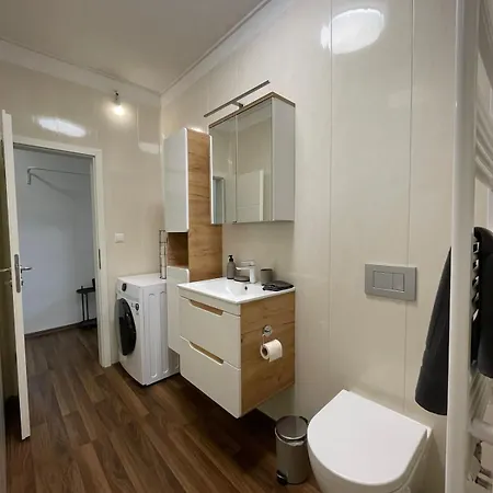 3 In Einem Haus, Ideal Bis 14 Personen