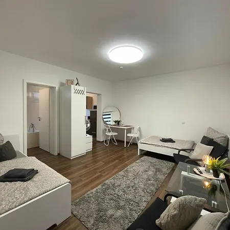 Apartment 3 In Einem Haus, Ideal Bis 14 Personen *