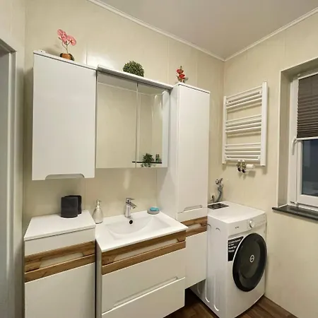 3 In Einem Haus, Ideal Bis 14 Personen Appartement