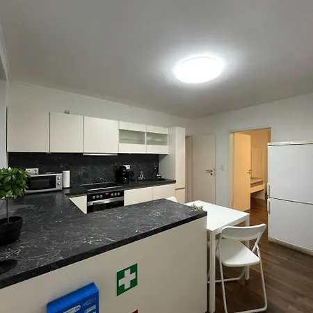 3 In Einem Haus, Ideal Bis 14 Personen Apartment *