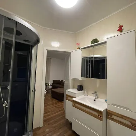 3 In Einem Haus, Ideal Bis 14 Personen Apartment Weissenthurm