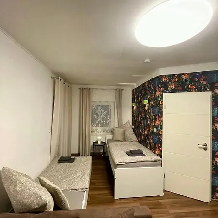3 In Einem Haus, Ideal Bis 14 Personen Appartement