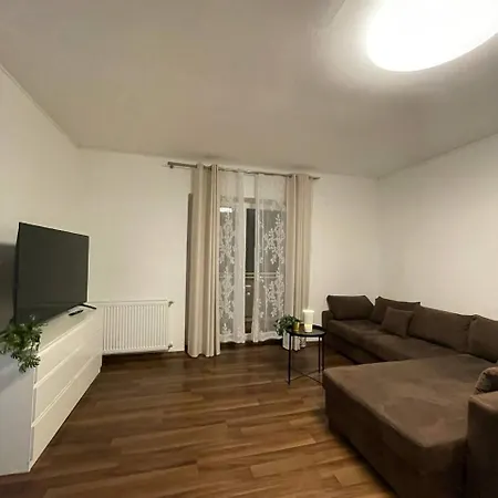 3 In Einem Haus, Ideal Bis 14 Personen Appartement