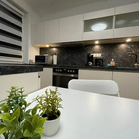 3 In Einem Haus, Ideal Bis 14 Personen Appartement