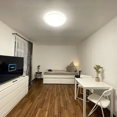 3 In Einem Haus, Ideal Bis 14 Personen