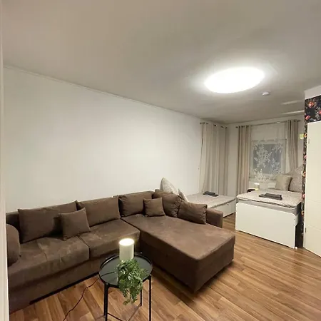 Apartment 3 In Einem Haus, Ideal Bis 14 Personen *