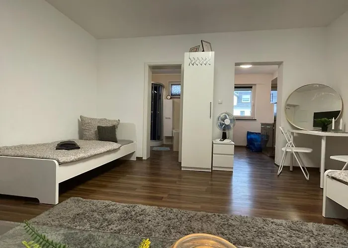 3 In Einem Haus, Ideal Bis 14 Personen *