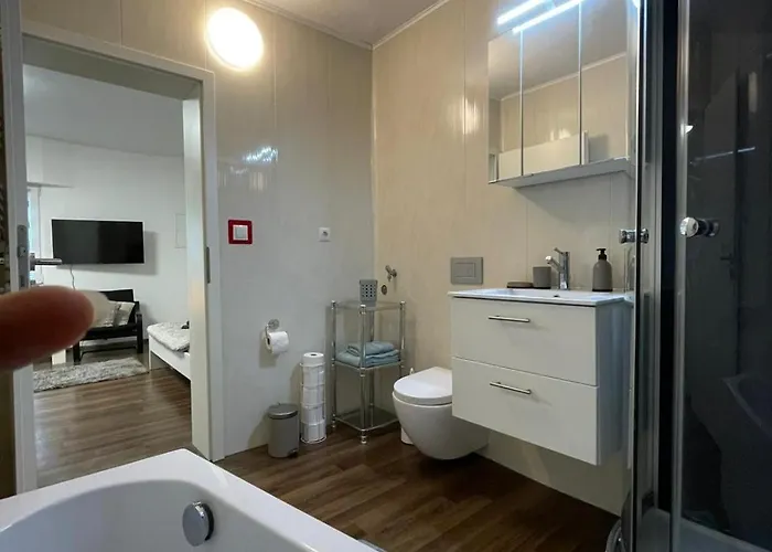 3 In Einem Haus, Ideal Bis 14 Personen Weissenthurm