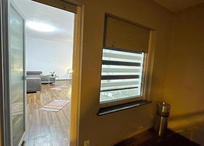 3 In Einem Haus, Ideal Bis 14 Personen