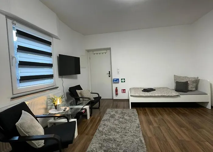 3 In Einem Haus, Ideal Bis 14 Personen Weissenthurm