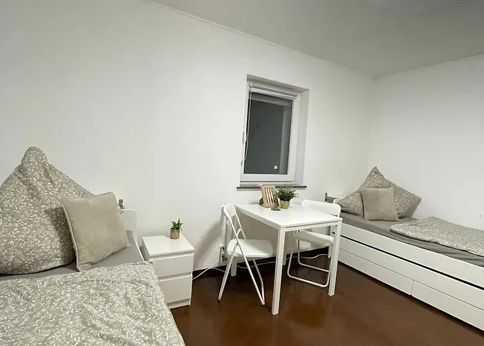 3 In Einem Haus, Ideal Bis 14 Personen * Weissenthurm