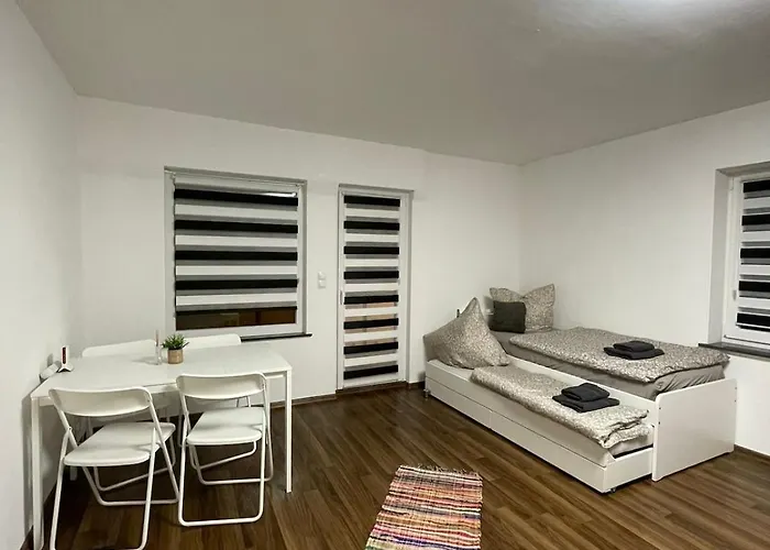 Apartment 3 In Einem Haus, Ideal Bis 14 Personen Weissenthurm