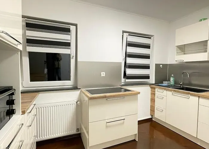 3 In Einem Haus, Ideal Bis 14 Personen * Weissenthurm