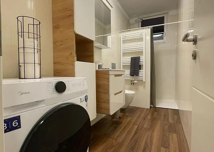 3 In Einem Haus, Ideal Bis 14 Personen Weissenthurm