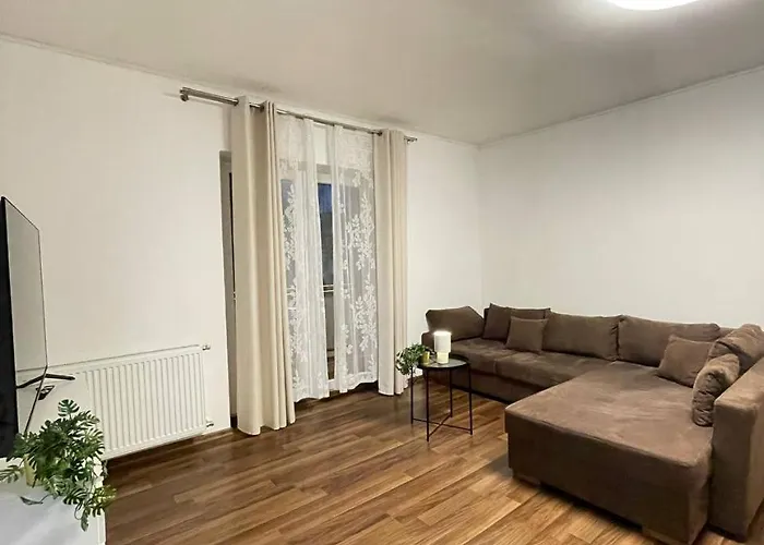 Apartment 3 In Einem Haus, Ideal Bis 14 Personen Weissenthurm