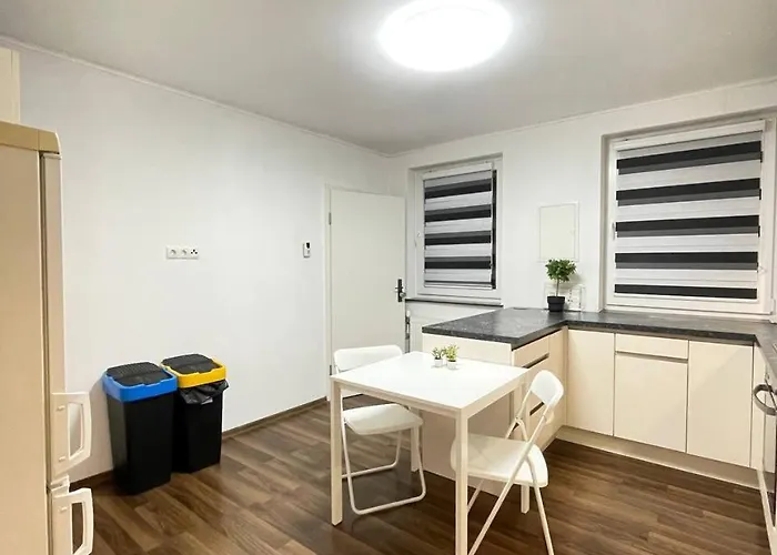 3 In Einem Haus, Ideal Bis 14 Personen * Weissenthurm