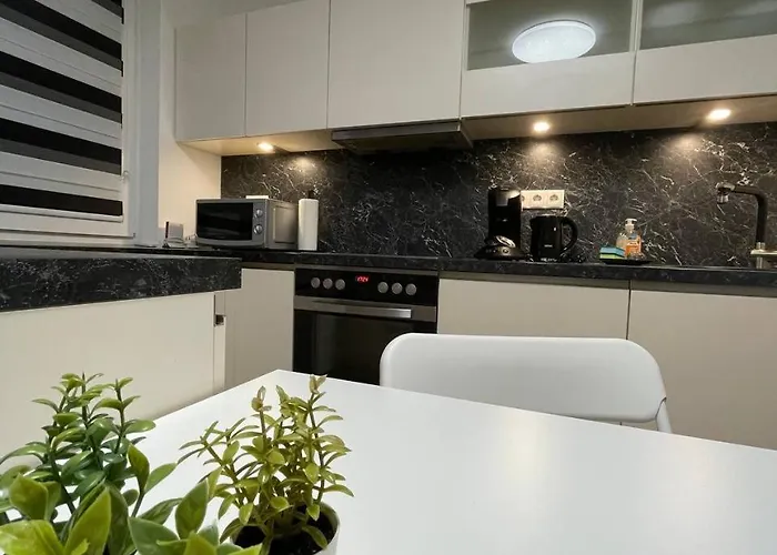 3 In Einem Haus, Ideal Bis 14 Personen Apartment