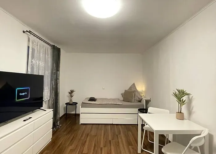 3 In Einem Haus, Ideal Bis 14 Personen