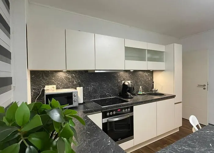 3 In Einem Haus, Ideal Bis 14 Personen